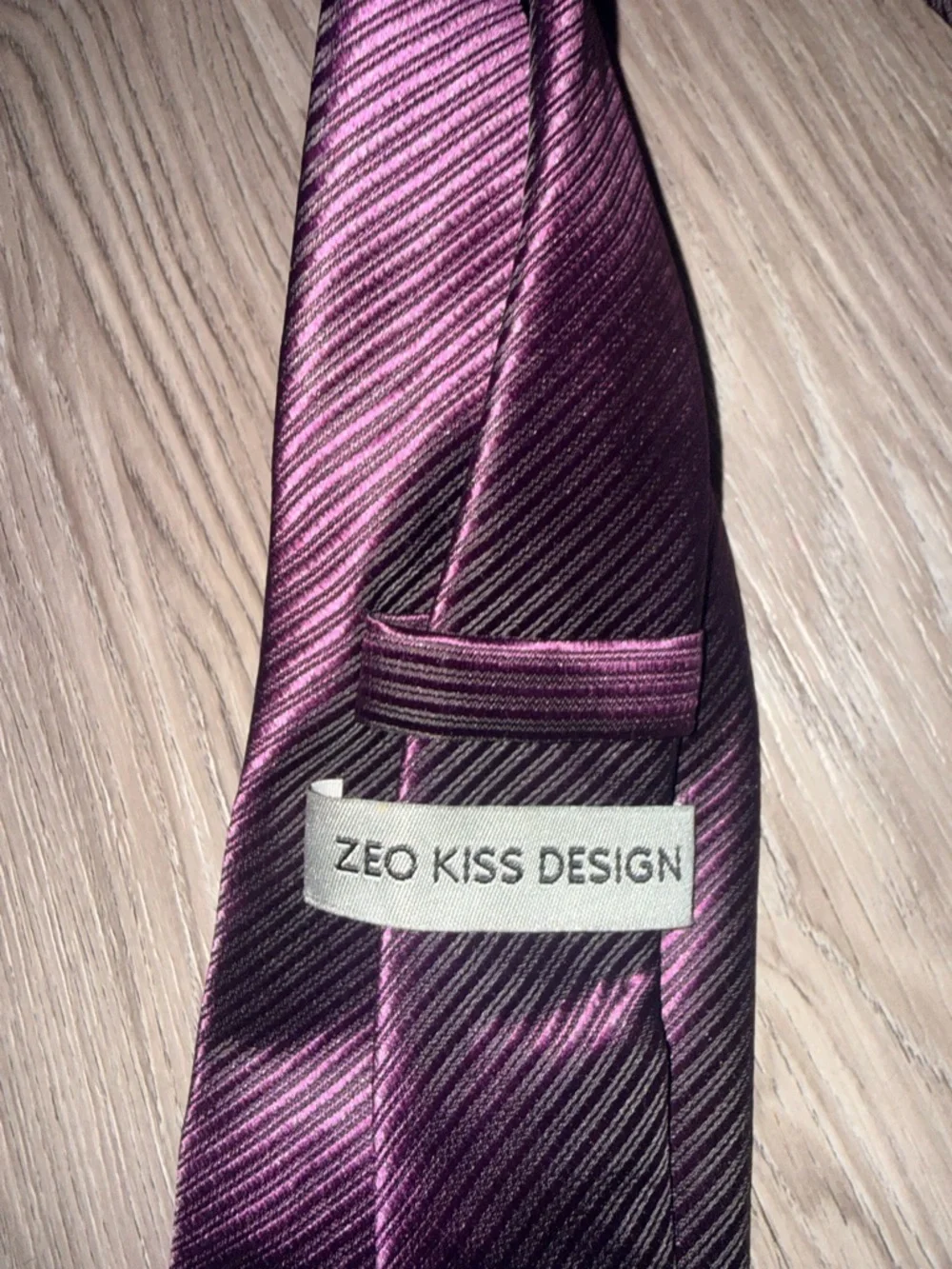 Classic Men's Purple Stripe Tie - Unbranded